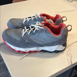 Columbia IVO trail breeze Gray and Red Sneakers for Active Adventures